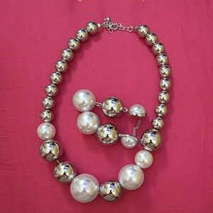 Chic Silver and White Pearl Necklace Set